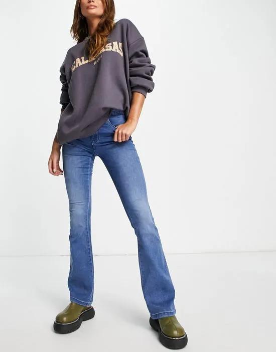 Royal kick flare jeans in mid blue