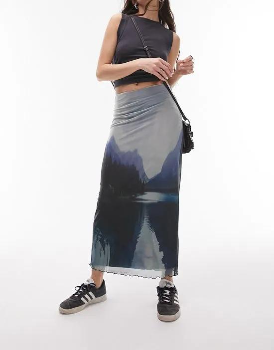 scenic print mesh midi skirt in blue