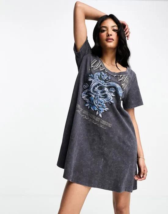 scoop neck swing mini dress with graphic in gray