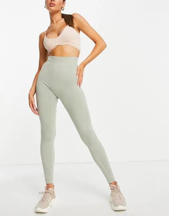seamless legging with rouch bum detail in acid wash