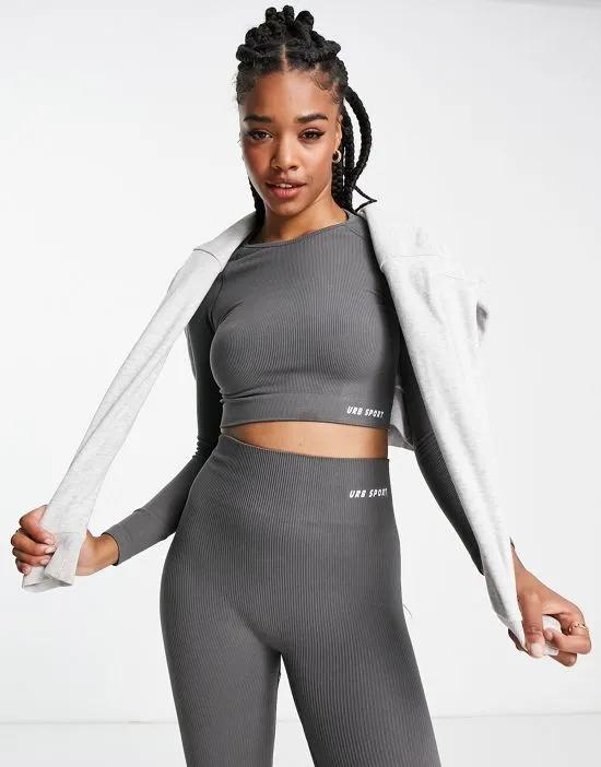 seamless long sleeve sports crop top in charcoal