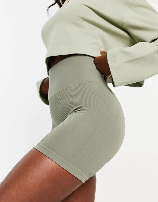 seamless ribbed shorts in olive