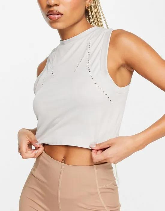 seamless tank top with hole detail