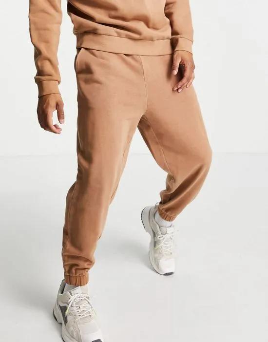 set oversized sweatpants in washed brown