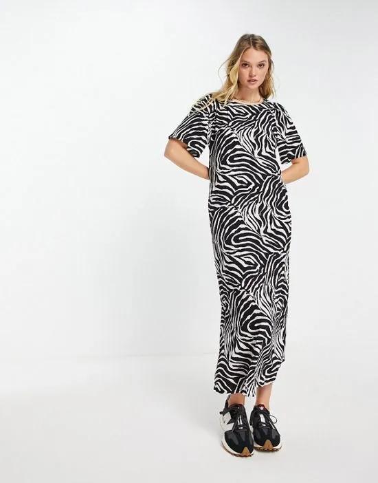 short sleeve midi dress in zebra print