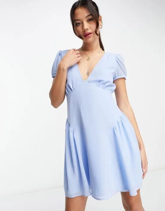 short sleeve V-neck chiffon mini dress in cornflower blue