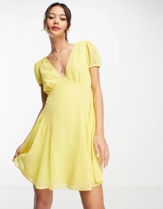 short sleeve V-neck chiffon mini dress in yellow