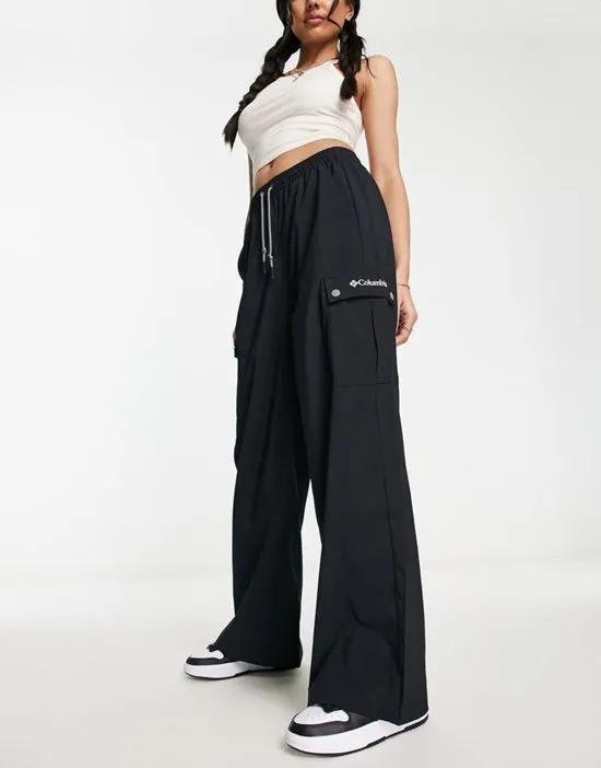 Silver Ridge oversized cargo joggers in black - Exclusive to ASOS
