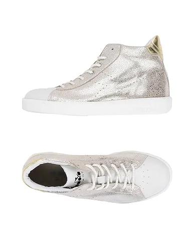 Silver Sneakers GAME H MID SILVER PACK
