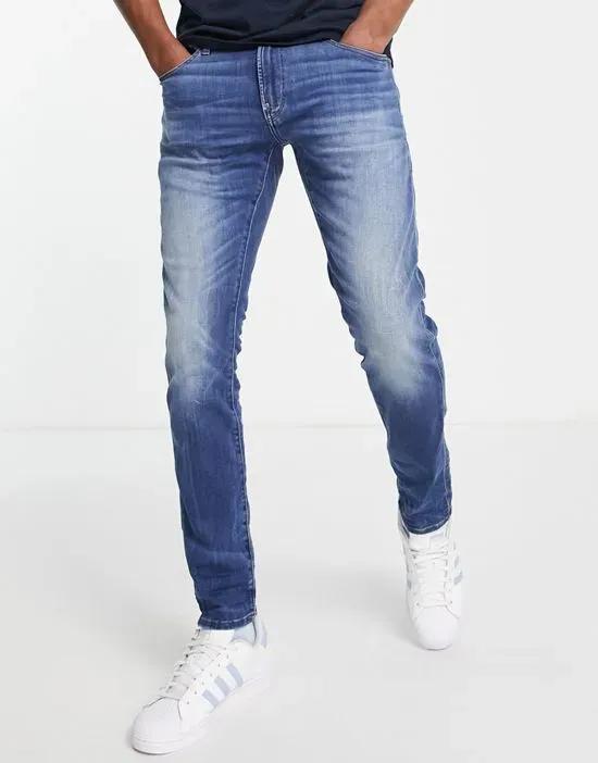 skinny fit jeans in medium aged