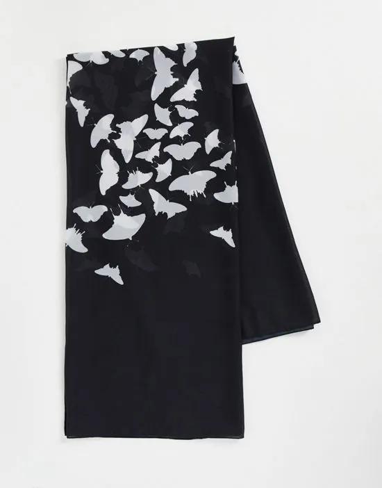 skull print casual scarf in black and white