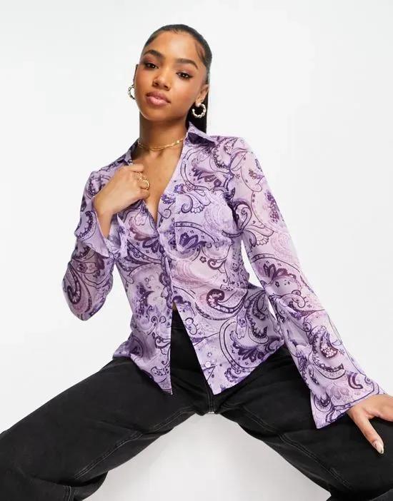 slim fit 90s shirt in paisley print with flare sleeve