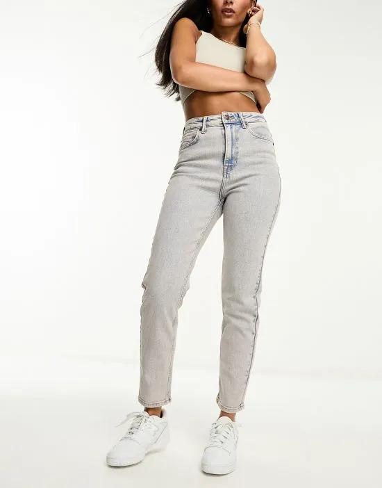 slim mom jean in vintage light wash