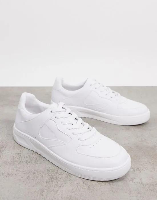 sneakers in white
