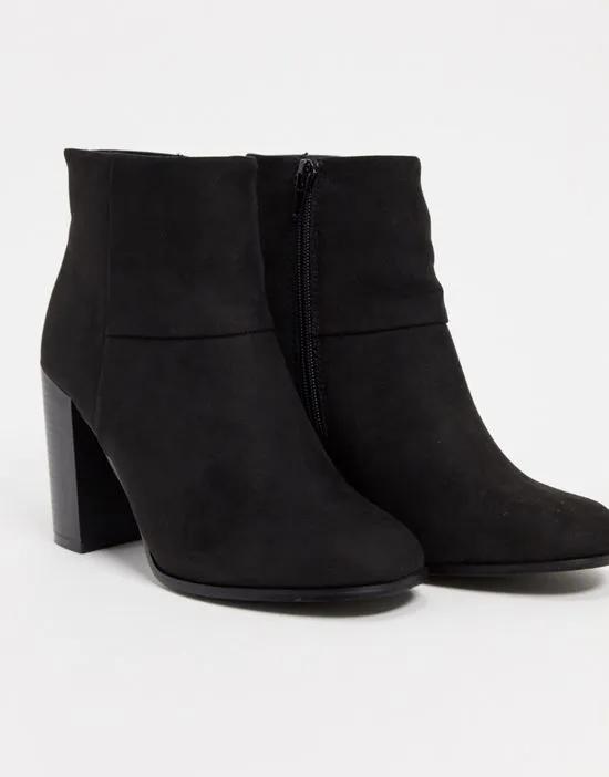 stack-heeled ankle boots in black