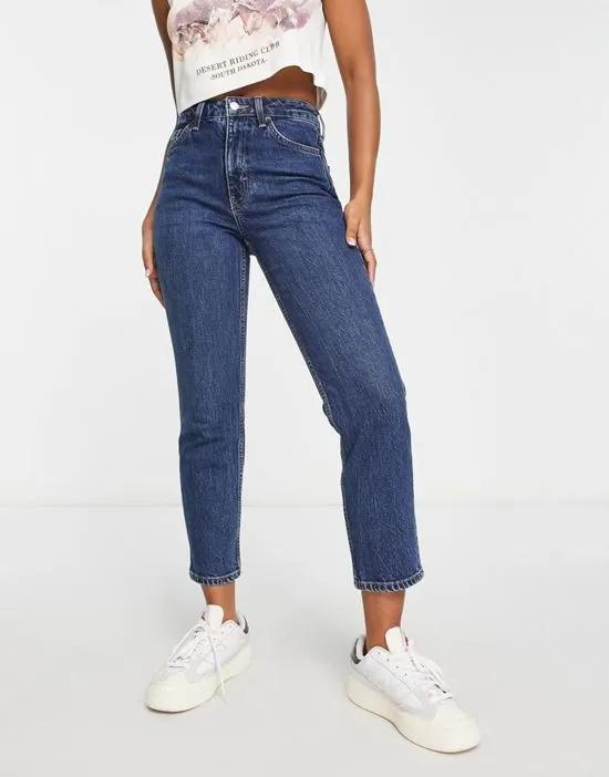 straight jeans with clean hem in indigo