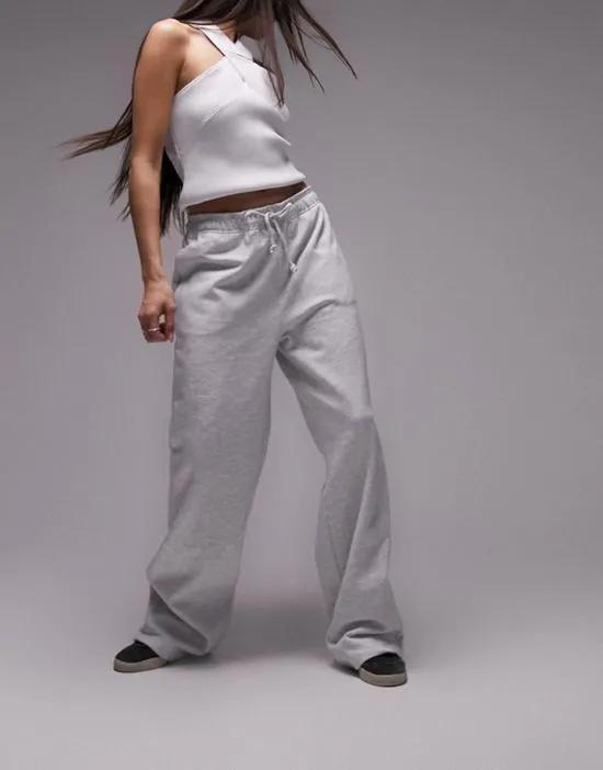 straight leg sweatpants in gray heather