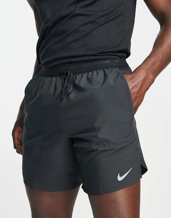 Stride Dri-FIT 7-inch shorts in black