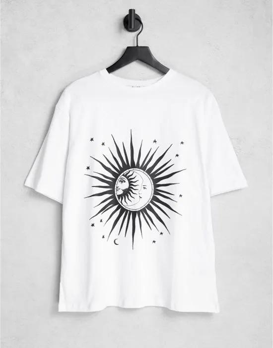 sun and moon t-shirt in white
