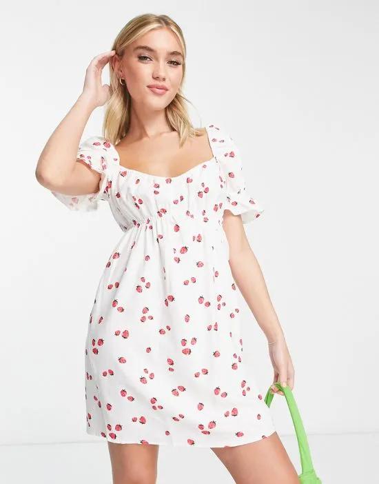 sweetheart neck mini dress in strawberry print
