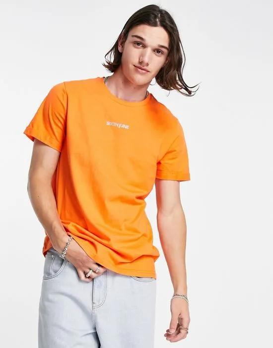 t-shirt with reflective logo in orange