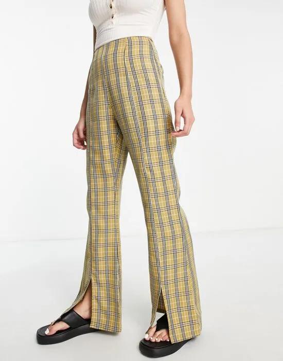 tailored pants in neutral plaid