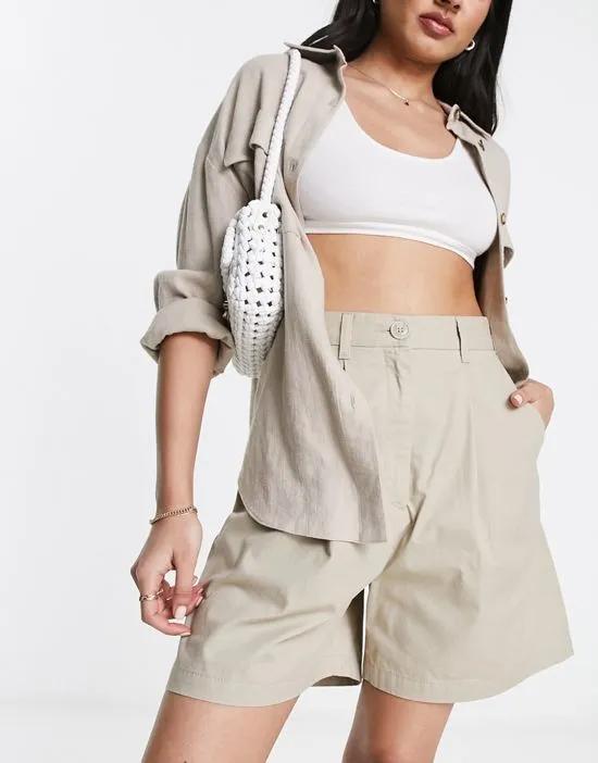 tailored turn-up shorts in beige
