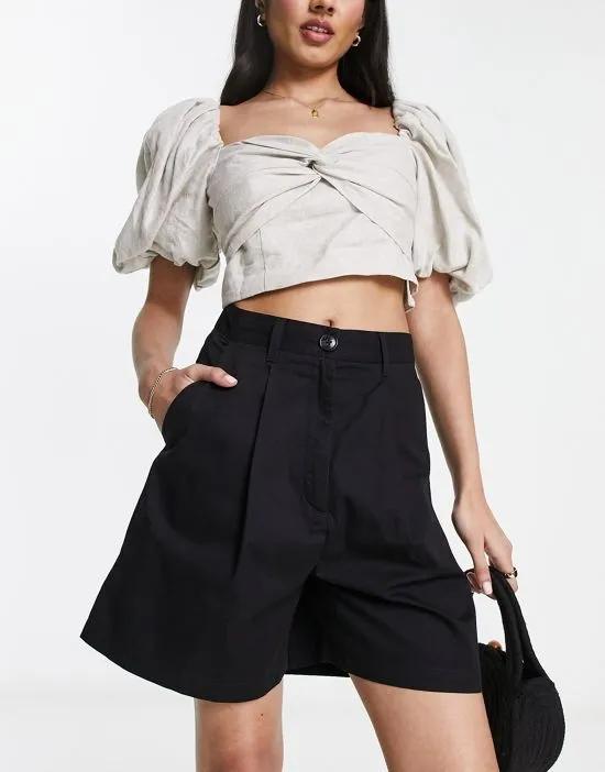 tailored turn-up shorts in black
