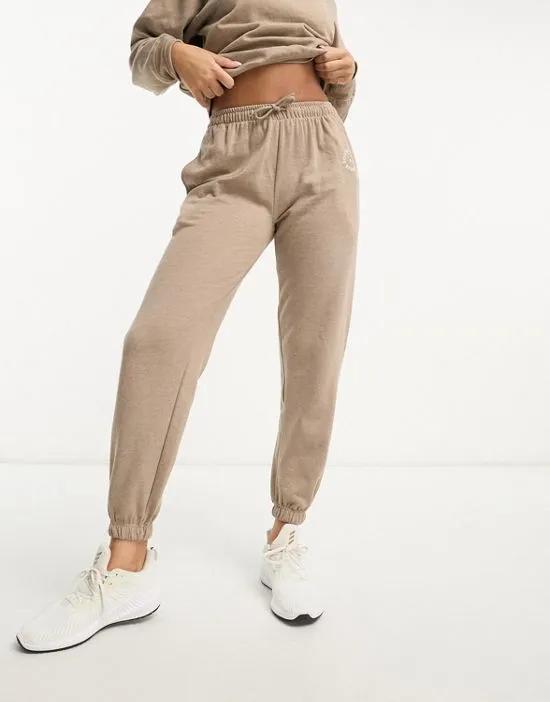 tapered sweatpants in brown heather