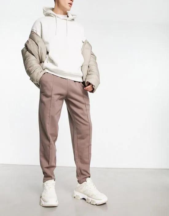 tapered with pintucks sweatpants in brown