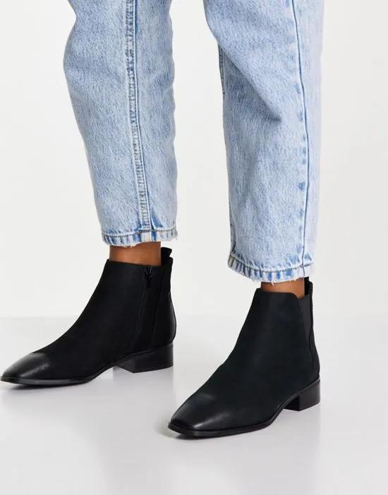 Torwenflex leather chelsea boots in black