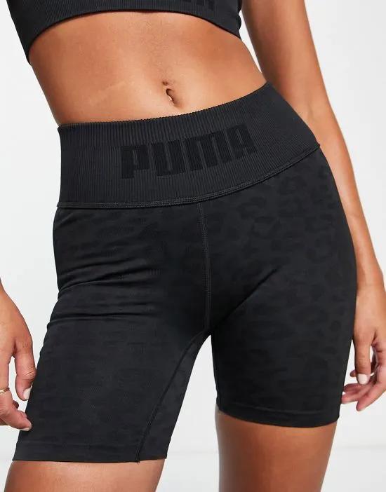 Training FORMKNIT 5-inch seamless shorts in black leopard print