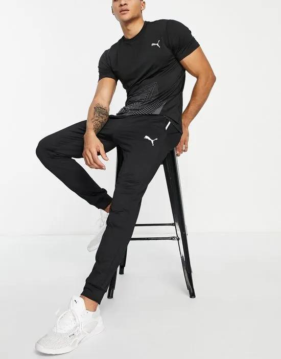 Training Ready To Go Sweatpants in black