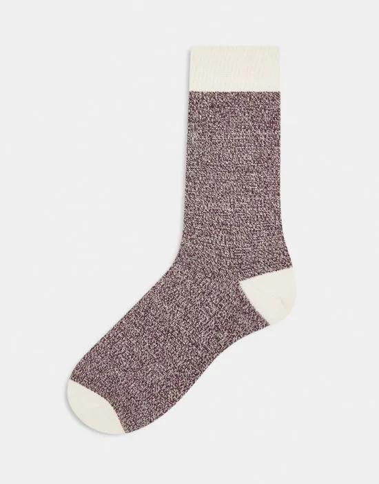 twist ribbed socks in red and off-white