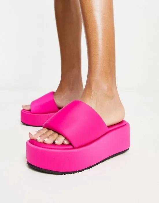 Tyla padded flatform sandals in pink