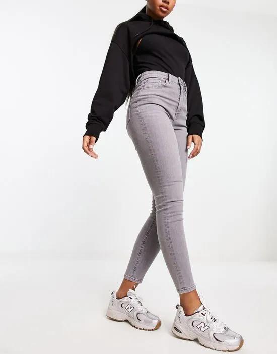 ultimate skinny jean in gray