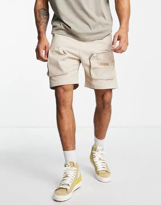 utility cargo shorts in brown
