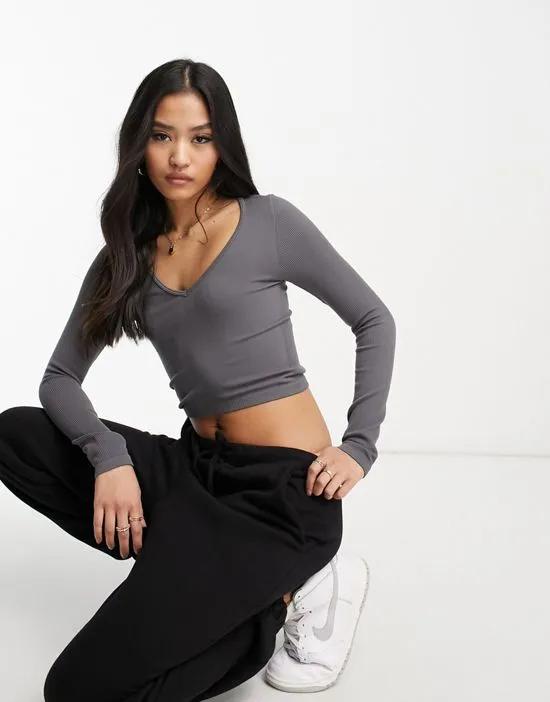 v neck ribbed top in charcoal
