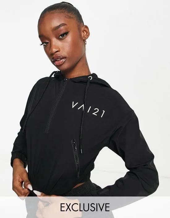 VA21 cropped hoodie in black
