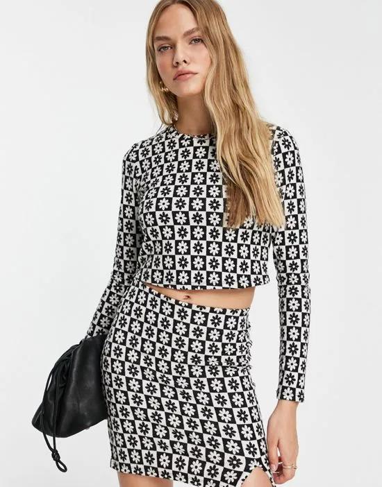 Vila jersey long sleeved top in black and white retro floral checkerboard - part of a set
