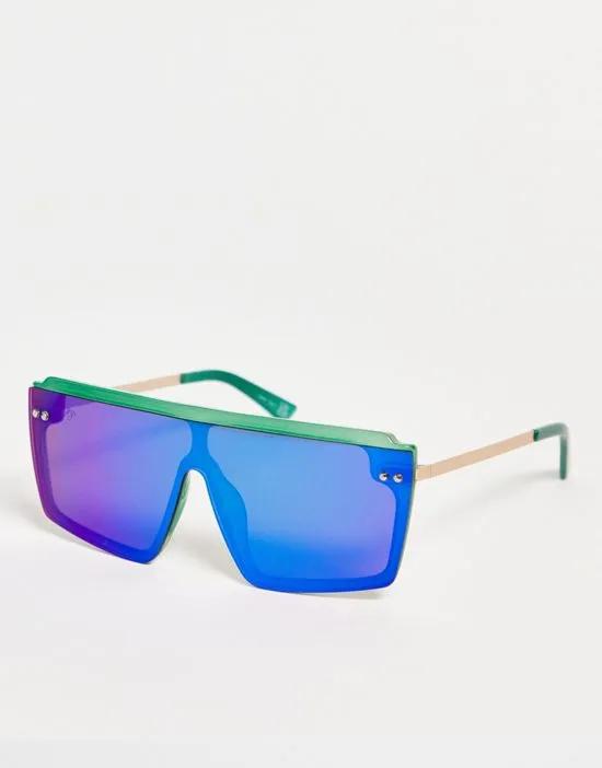 visor sunglasses in green mirror