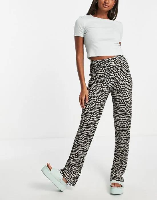 wide leg plisse pants in black and white spot