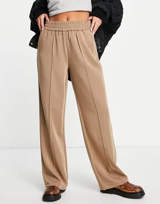 wide leg relaxed pants in taupe