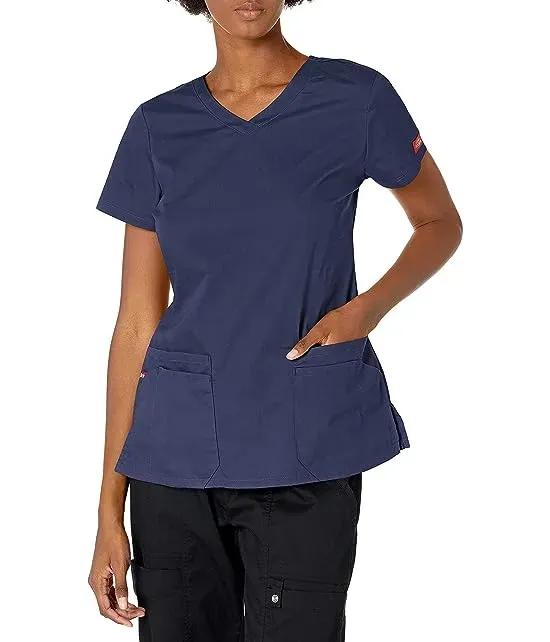 Women's EDS Signature V-Neck Top with Multiple Patch Pockets Jr