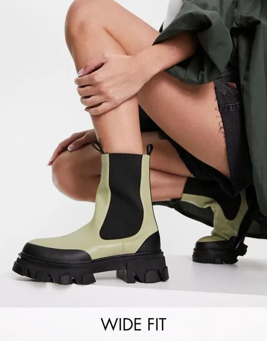 Wonder chunky flat boots in green