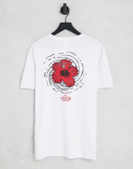 x Stranger Things hellbiscus T-shirt in white