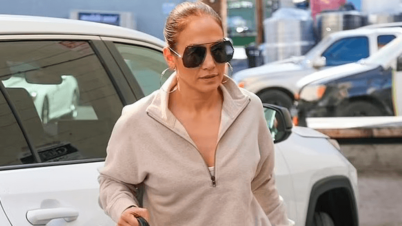 New Outfit From Jennifer Lopez In Los Angeles